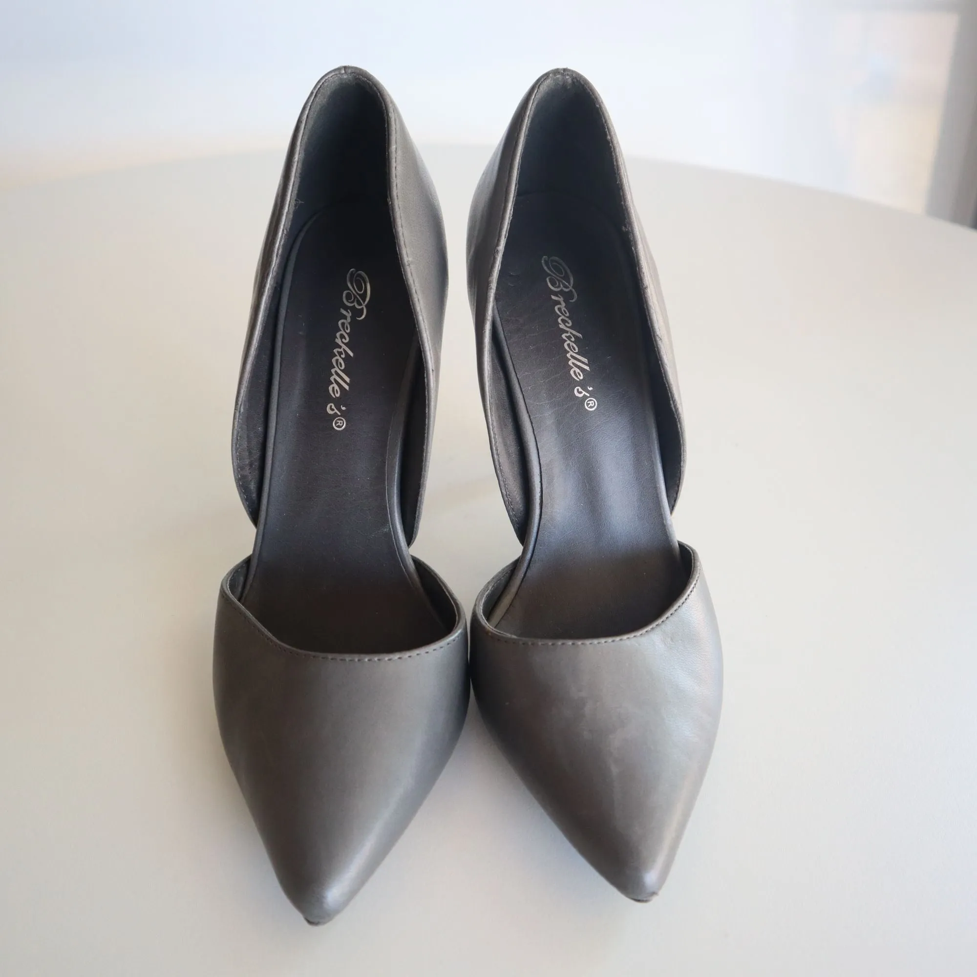 Breckelle's Women's Gray Pointed Toe High Heel Pumps Size 6.5
