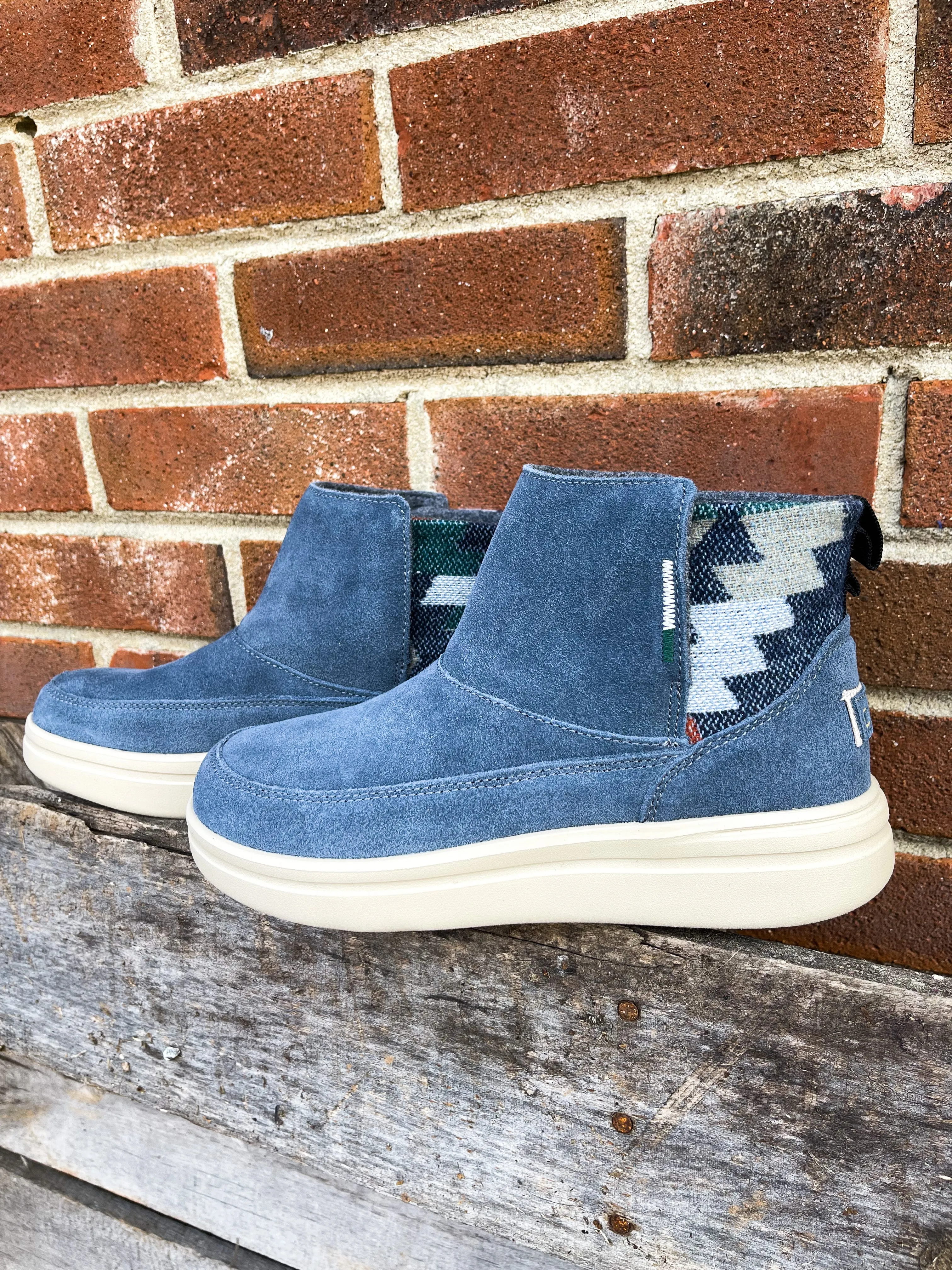 Denny Suede Quilted Orion Blue