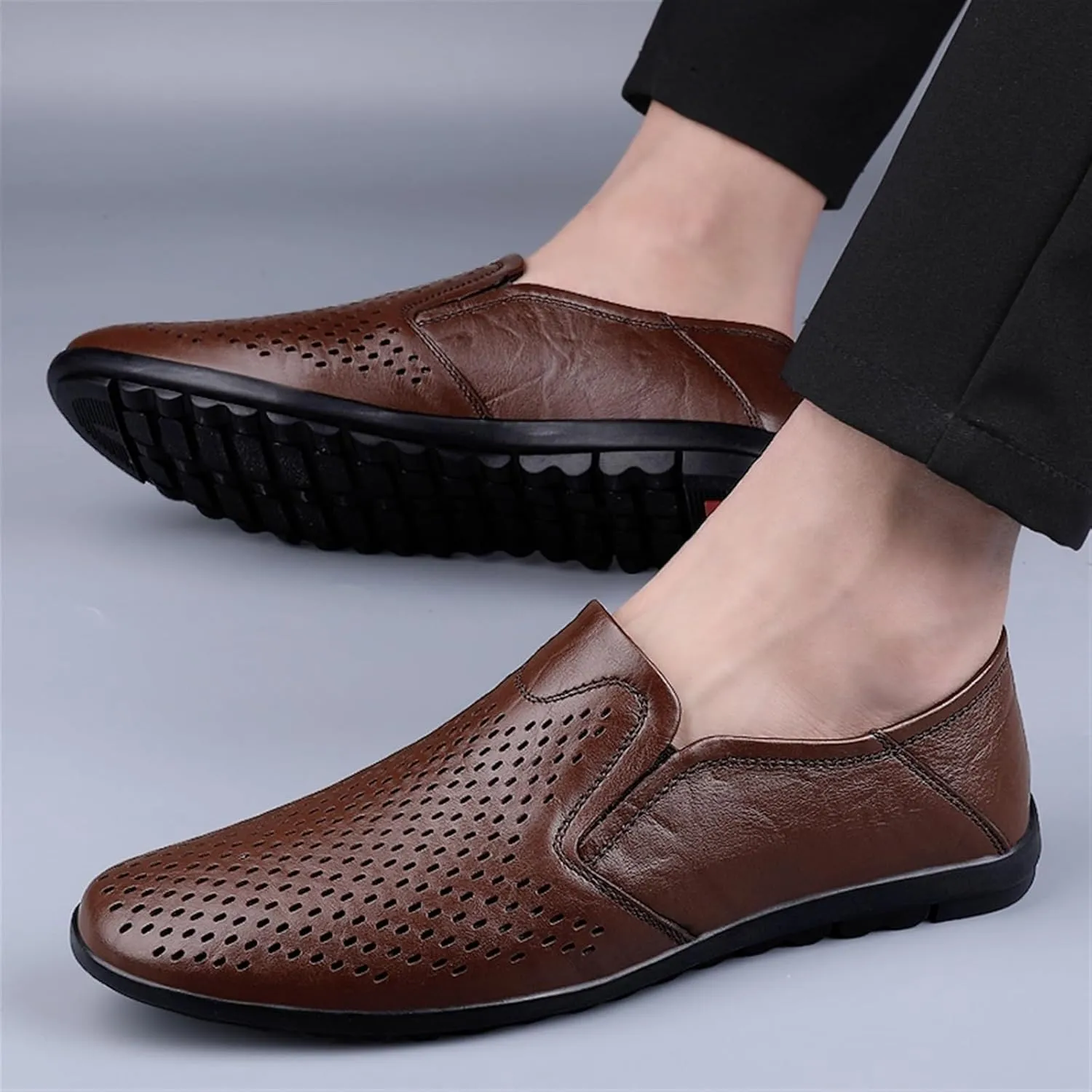 Men's Lightweight Leather Loafers – Breathable Driving Shoes with Anti-Slip Sole, Comfortable Flat Heel, Ideal for Weddings and Casual Wear