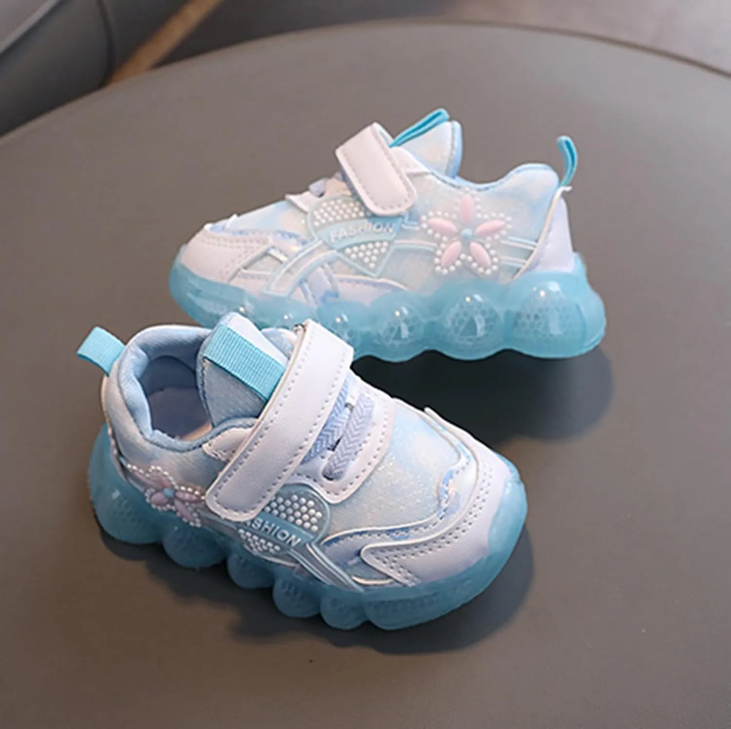 Toddler Kids Light Up Shoes Girls and Boys Spring Summer and Autumn Children's Sports Shoes Adjustable Strap Shiny Shoes