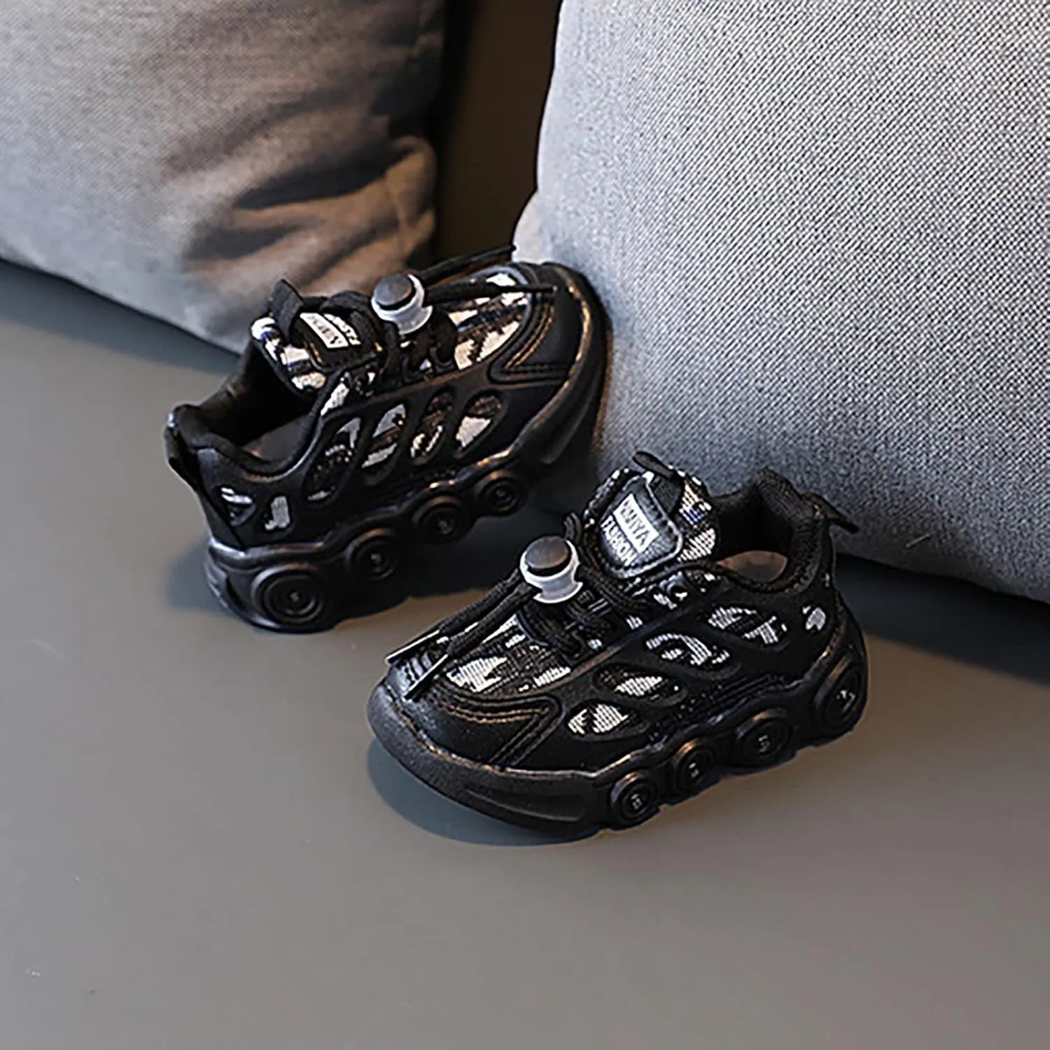 Toddler LED Light Up Shoes Boys Adjustable Strap Lightweight Flashing Tennis Sneakers Toddler Sport Running Shoes