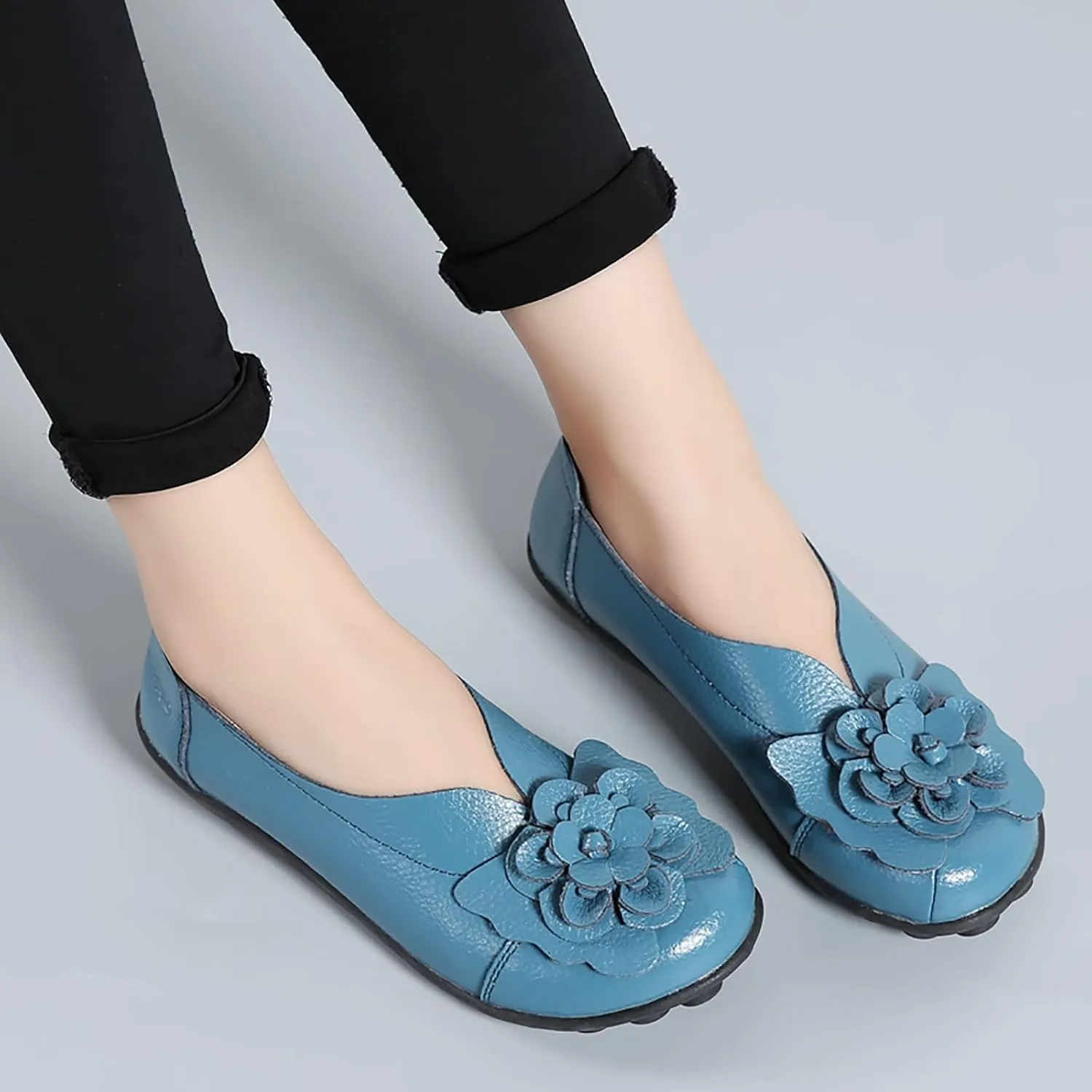 Women's Leather Loafers Comfortable Flat Shoes Slip On Round Toe Wide Width Loafers Comfortable Walking Working Driving Long Standing Fashion Soft Cushion Shoes